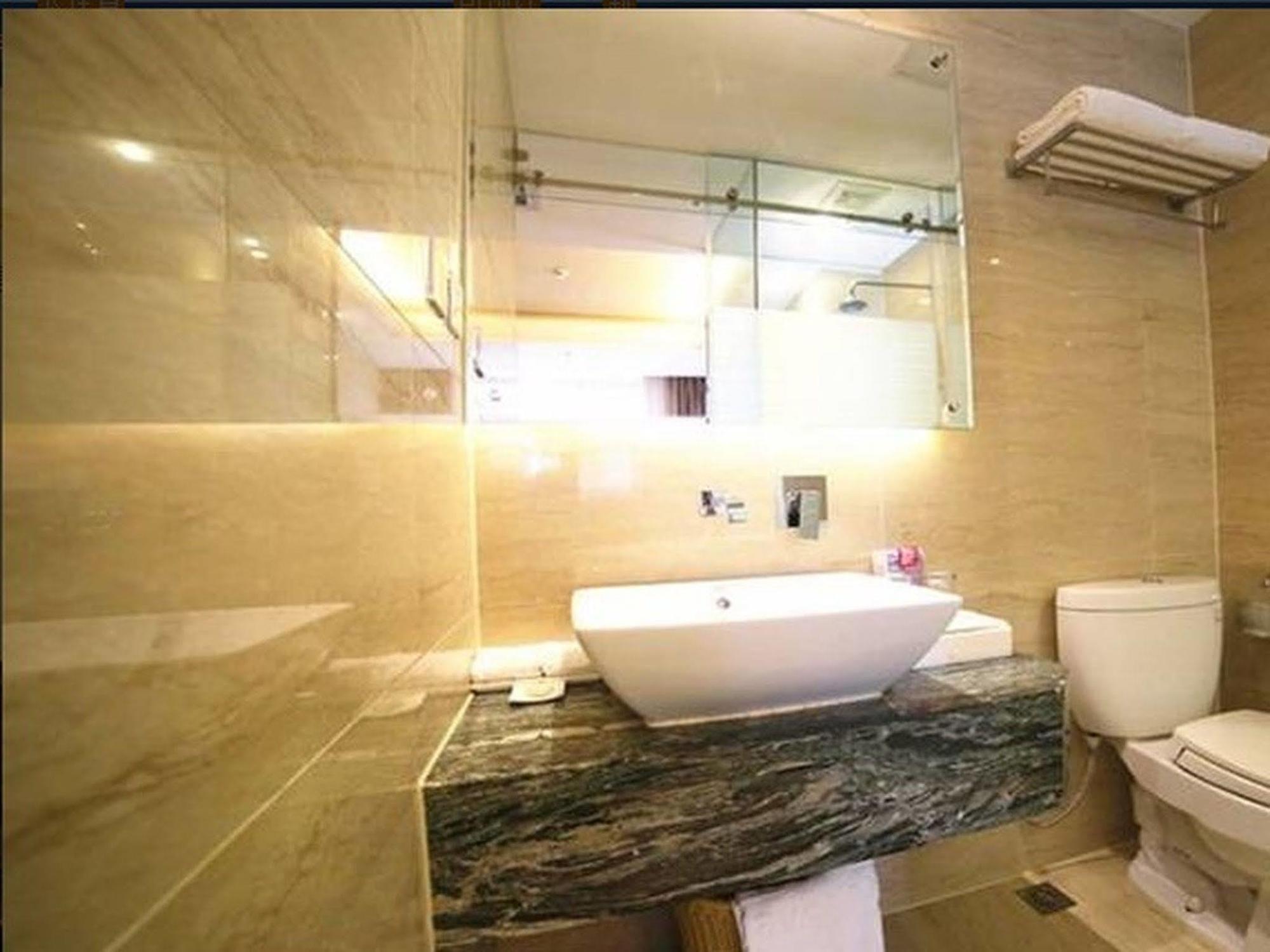 Days Inn Hotspring Сямън Екстериор снимка